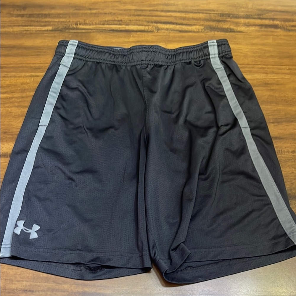 Under Armour Black and Gray Athletic Shorts Lightweight Moisture-Wicking